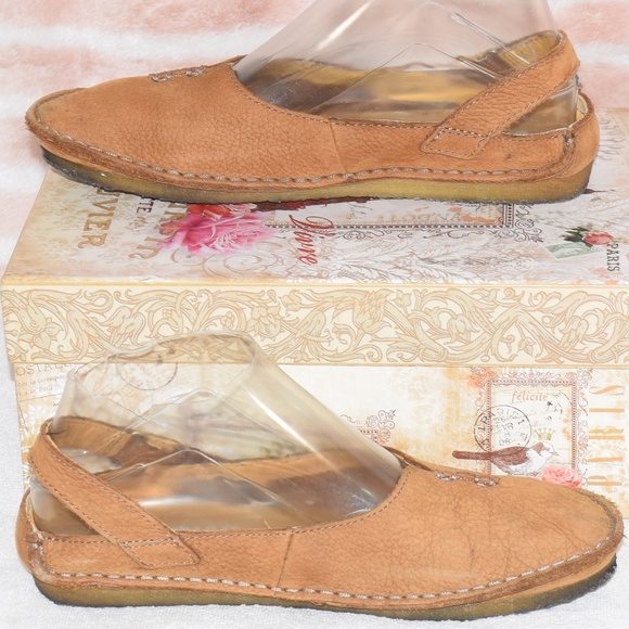 Clarks Shoes - CLARKS Originals Tan Crepe Sole Slingback Loafers